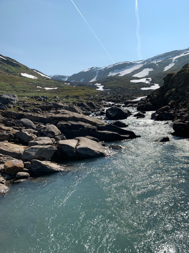 885E09BE-F6D3-4B75-8E9E-6EDD3DBA05F1